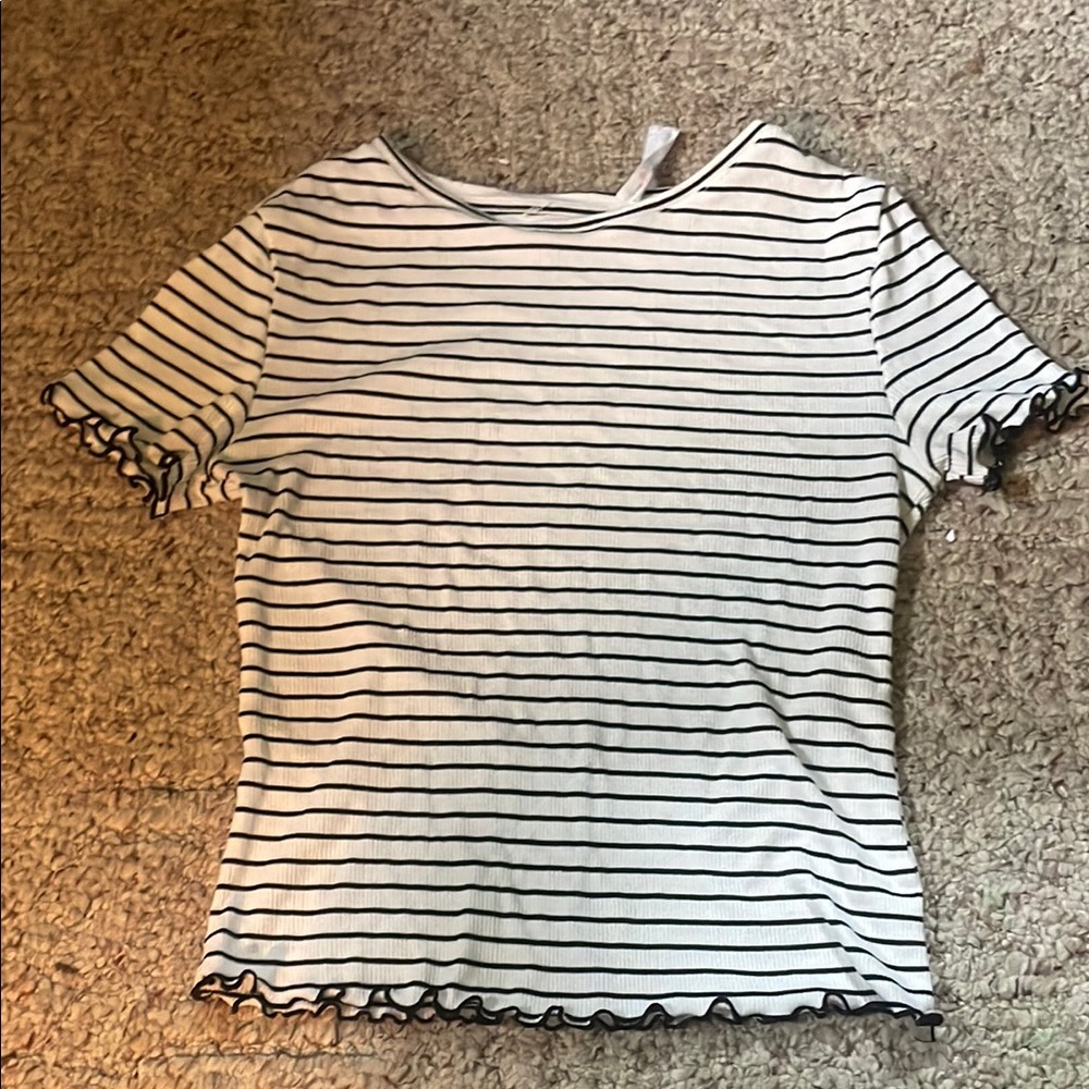 Mango Black and White Ruffled Fitted Short Sleeve Tee